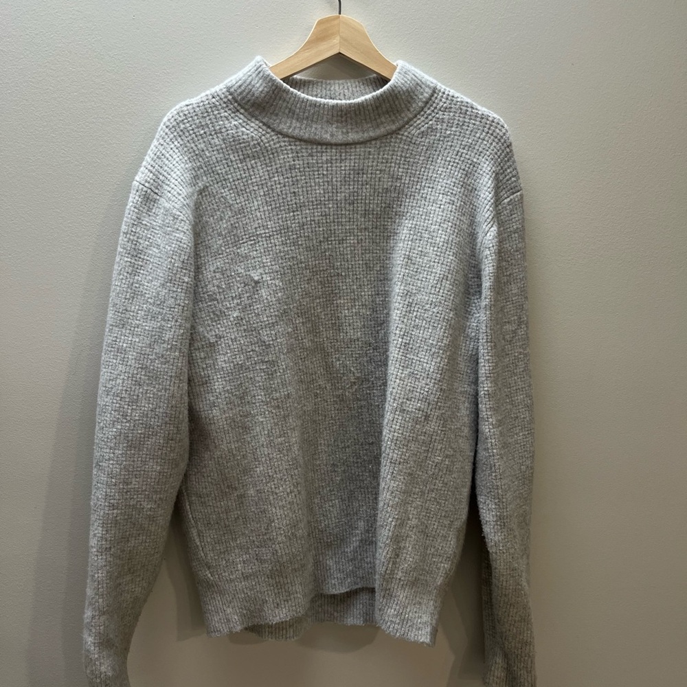 Uniqlo Gray Sweater